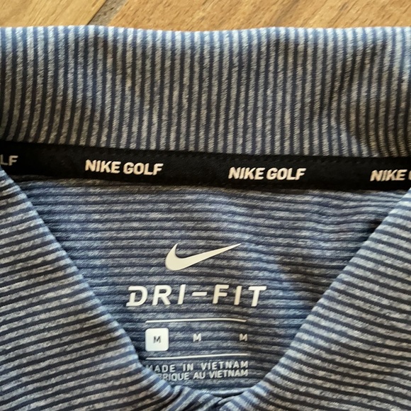 Blue Nike golf standard fit polo size M - Picture 2 of 3